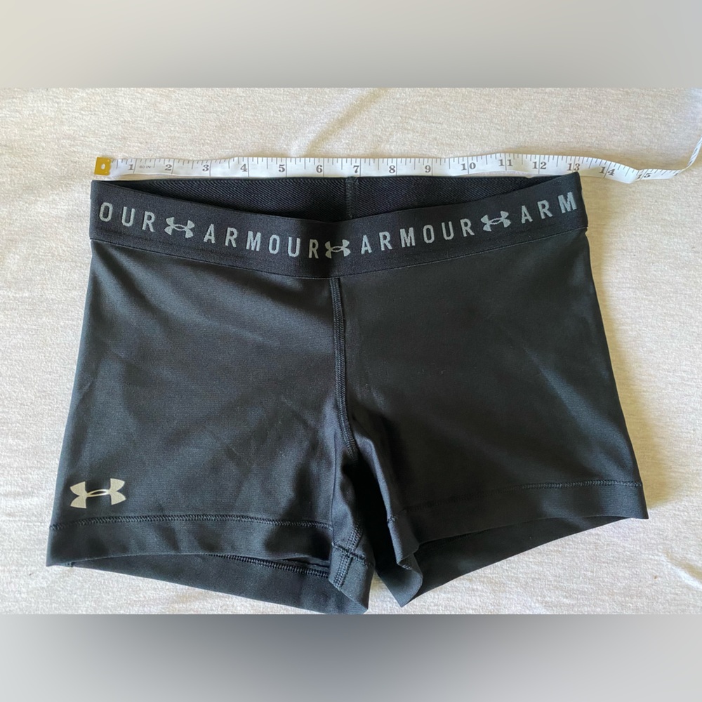 Under Armour - Athletic shorts